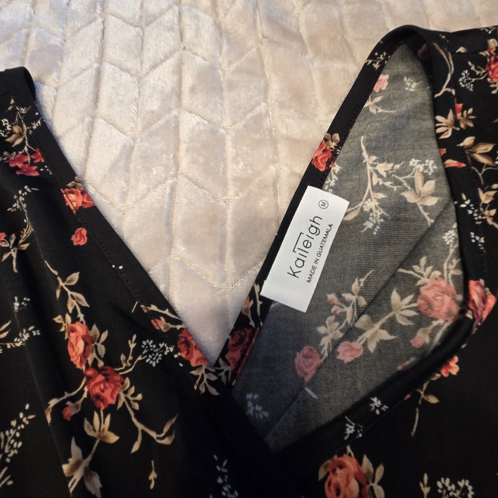 Kaileigh Dark Floral Wrap Mini Dress Size M - Picture 5 of 10